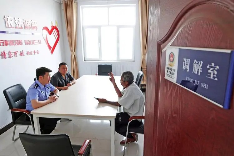 新中国成立七十周年系列活动之一：我和国旗同框