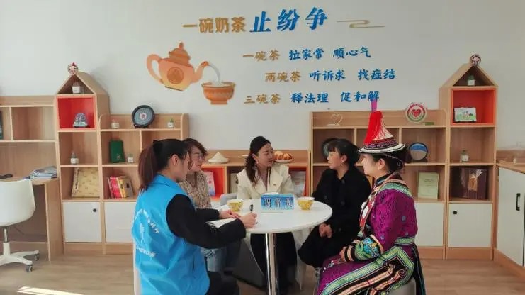 新中国成立七十周年系列活动之一：我和国旗同框