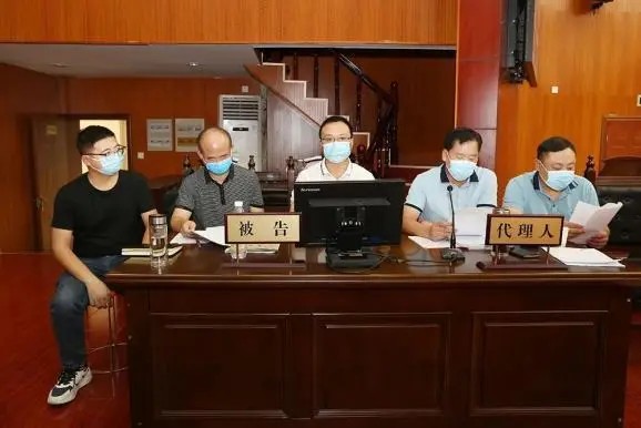与人打架轻伤怎么判，刑事辩护律师给出专业答案